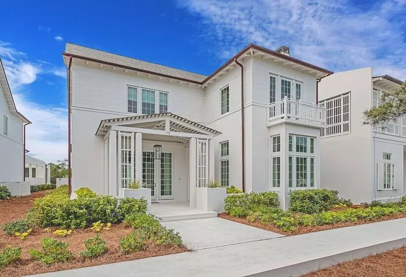 Hotelli Kaiya Beach Resort