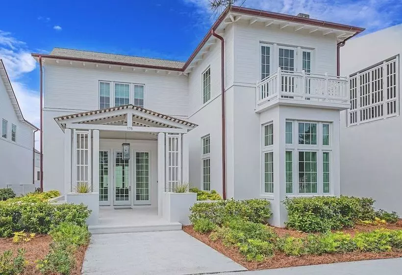 Hotelli Kaiya Beach Resort