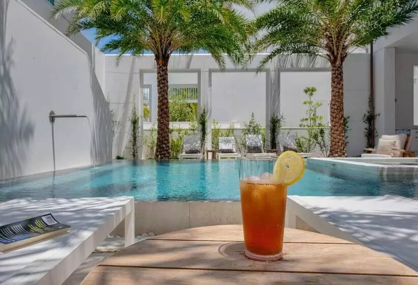 Hotelli Kaiya Beach Resort