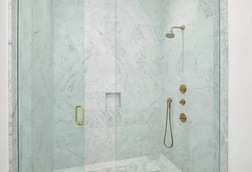 Hotelli Kaiya Beach Resort