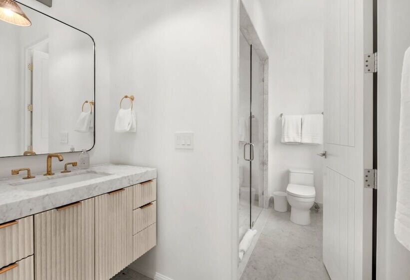 فندق Kaiya Beach Resort