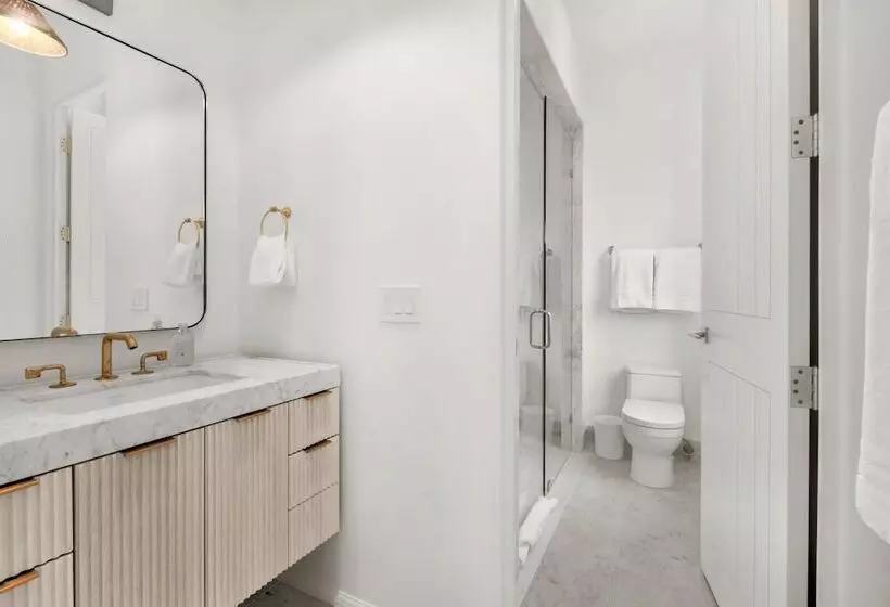 Hotelli Kaiya Beach Resort