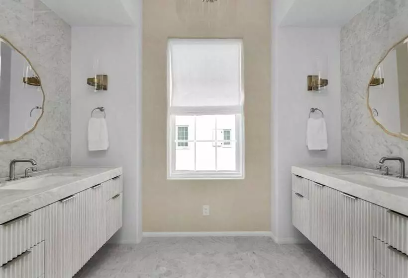 Hotelli Kaiya Beach Resort