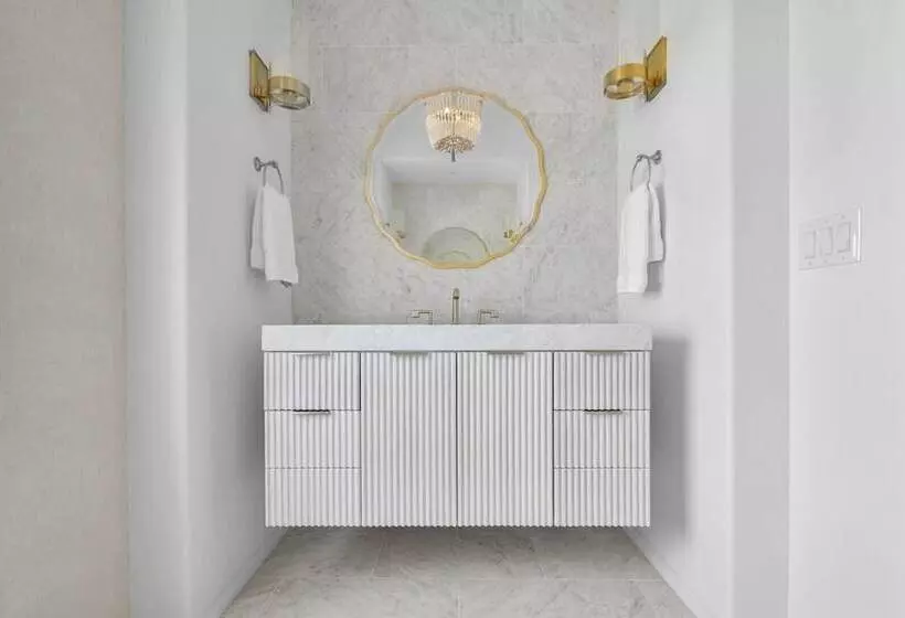 Hotelli Kaiya Beach Resort