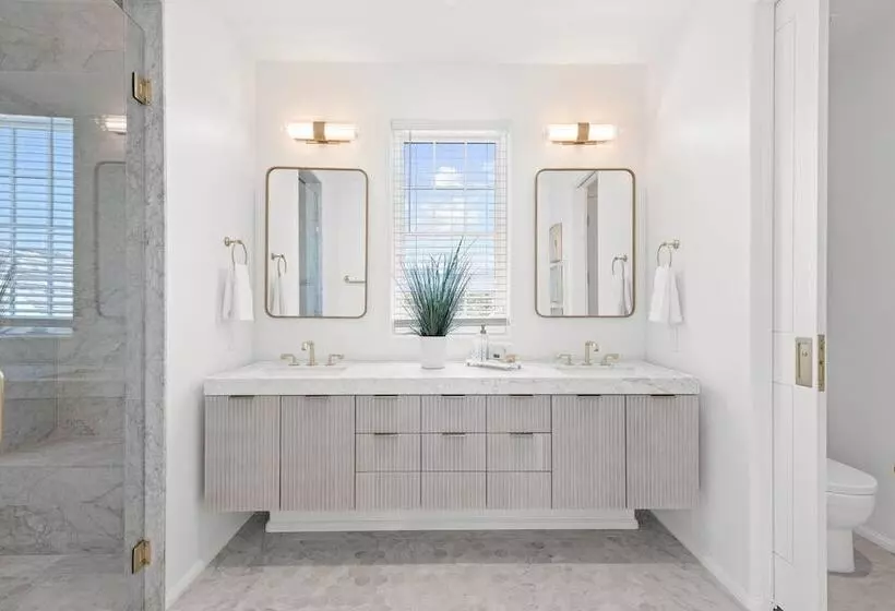 Hotelli Kaiya Beach Resort