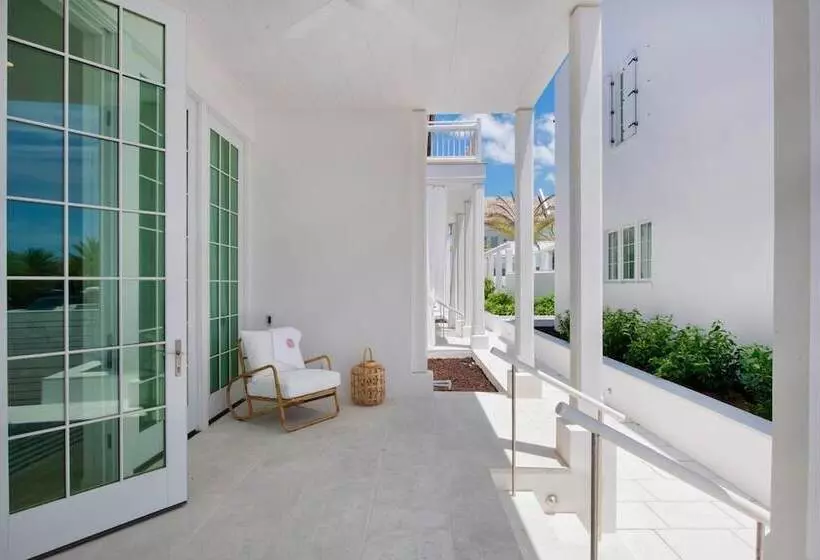 Hotelli Kaiya Beach Resort