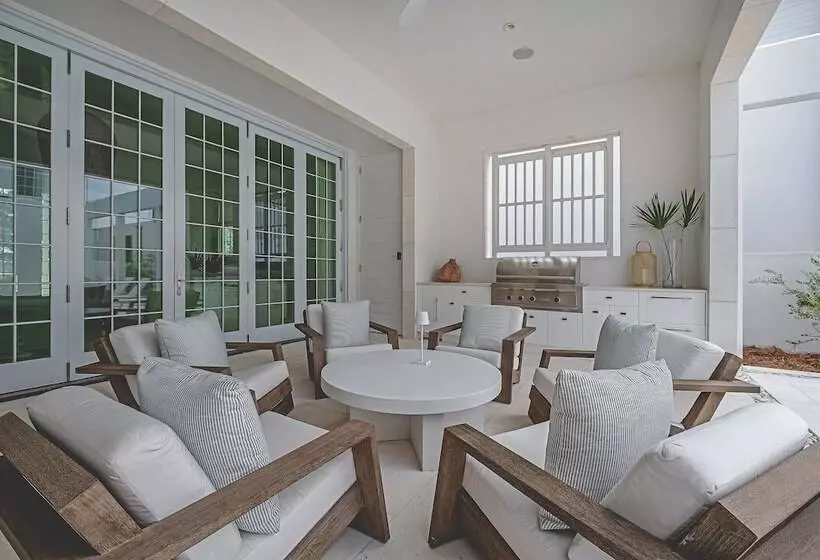 Hotelli Kaiya Beach Resort