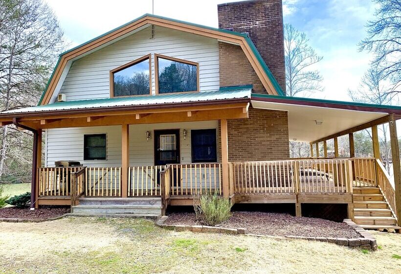 호텔 Lake Lure Retreat   A Beautiful Lakefront Lodge On Mirror Lake Waterfront Newly Expanded Deck 4 Bedr