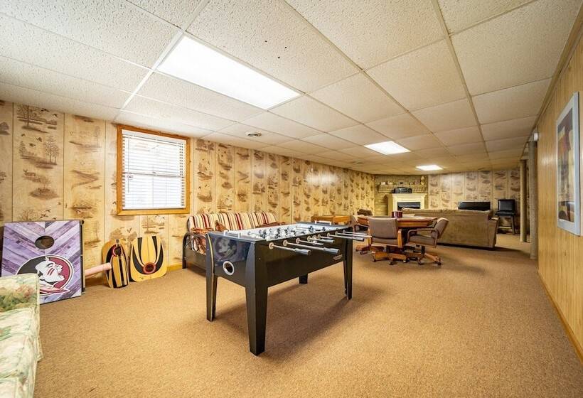 호텔 Lake Lure Retreat   A Beautiful Lakefront Lodge On Mirror Lake Waterfront Newly Expanded Deck 4 Bedr