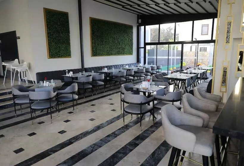 Hotelli Roseira Mar-inn Luxury