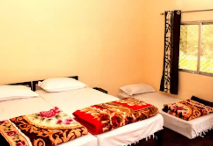 Hotelli Tiger Resort