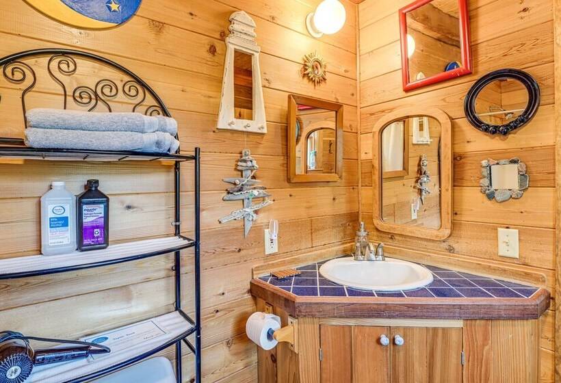 Lamoine Cabin W/ Deck ~ 16 Mi To Acadia Natl Park