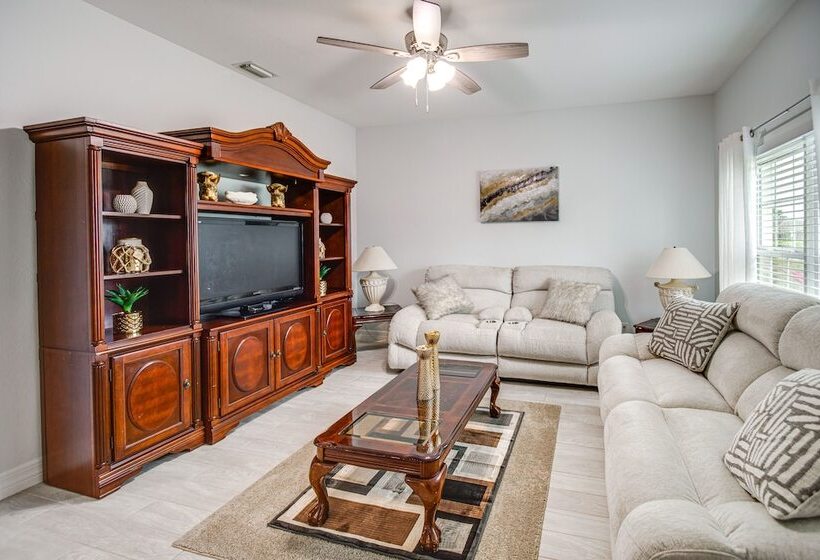 Lanai, Heated Pool & Spa: Lehigh Acres Home