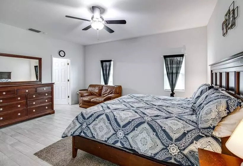 Lanai, Heated Pool & Spa: Lehigh Acres Home