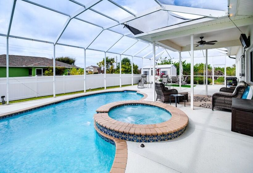 Lanai, Heated Pool & Spa: Lehigh Acres Home