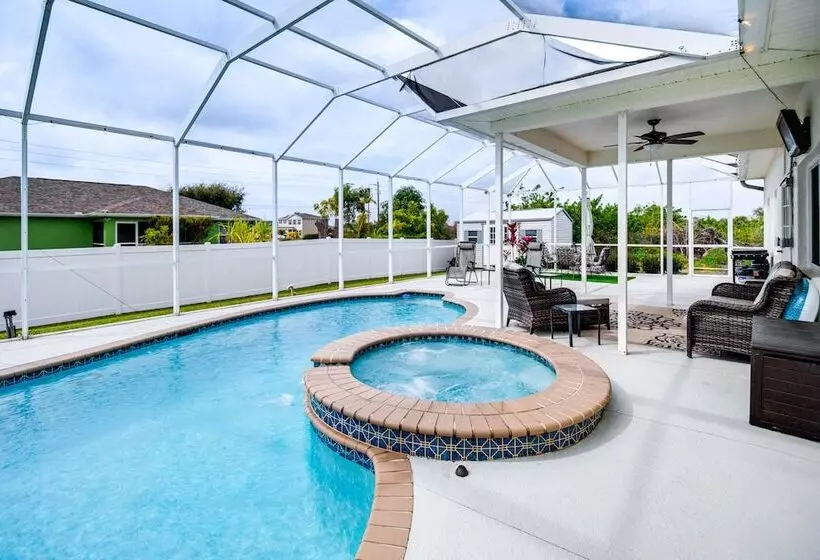 Lanai, Heated Pool & Spa: Lehigh Acres Home