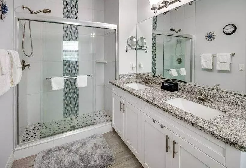 Lanai, Heated Pool & Spa: Lehigh Acres Home