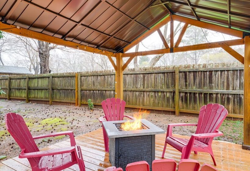 Mebane Home W/ Private Yard: Steps To Downtown!