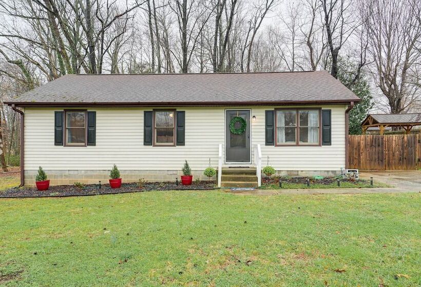 Mebane Home W/ Private Yard: Steps To Downtown!