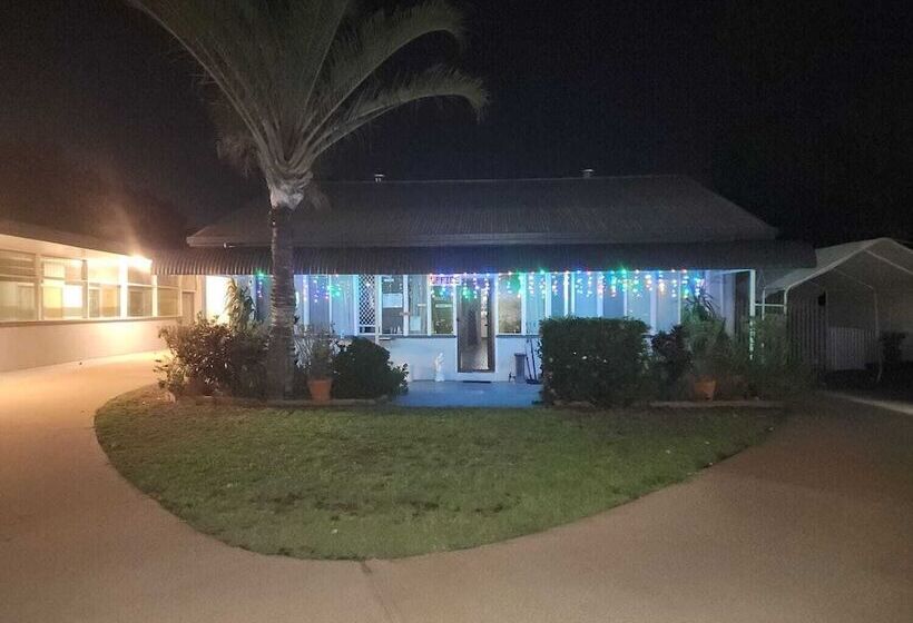 モーテル Mineral Lodge