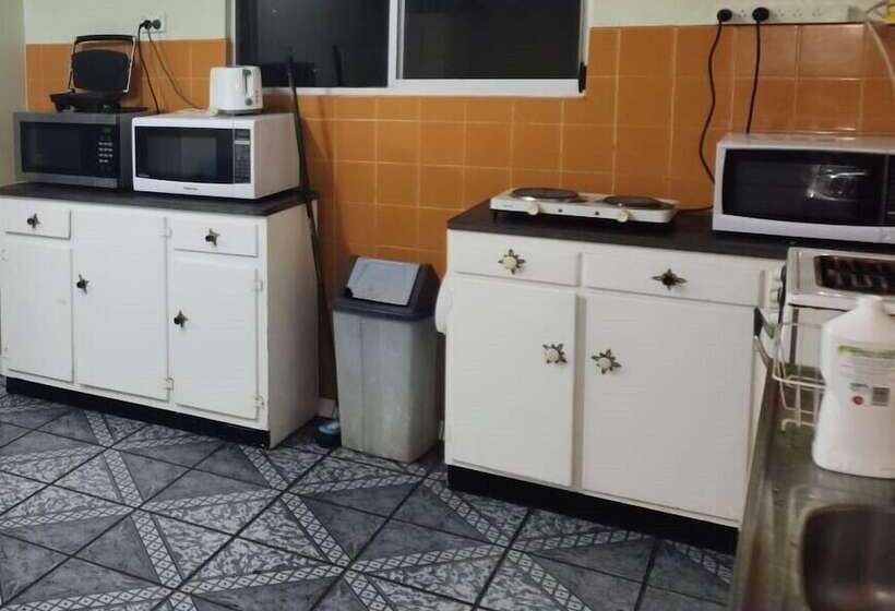 モーテル Mineral Lodge