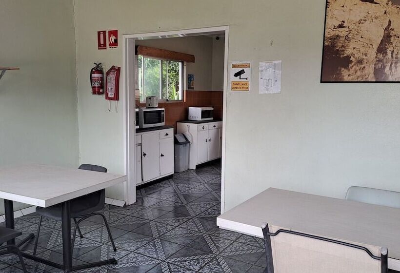 モーテル Mineral Lodge