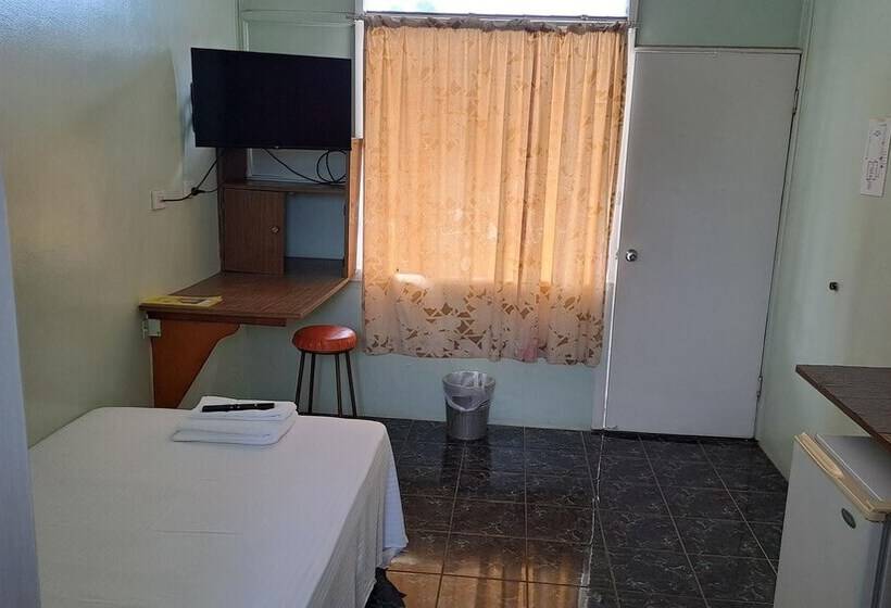 モーテル Mineral Lodge