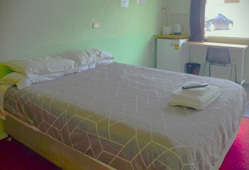 モーテル Mineral Lodge