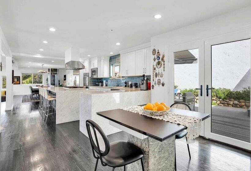 Pacific View By Avantstay Original Artist S Home