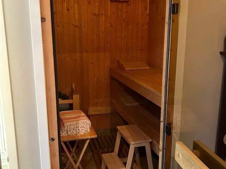 Residenssi Large 3 Bed House With Separately Bookable Studio