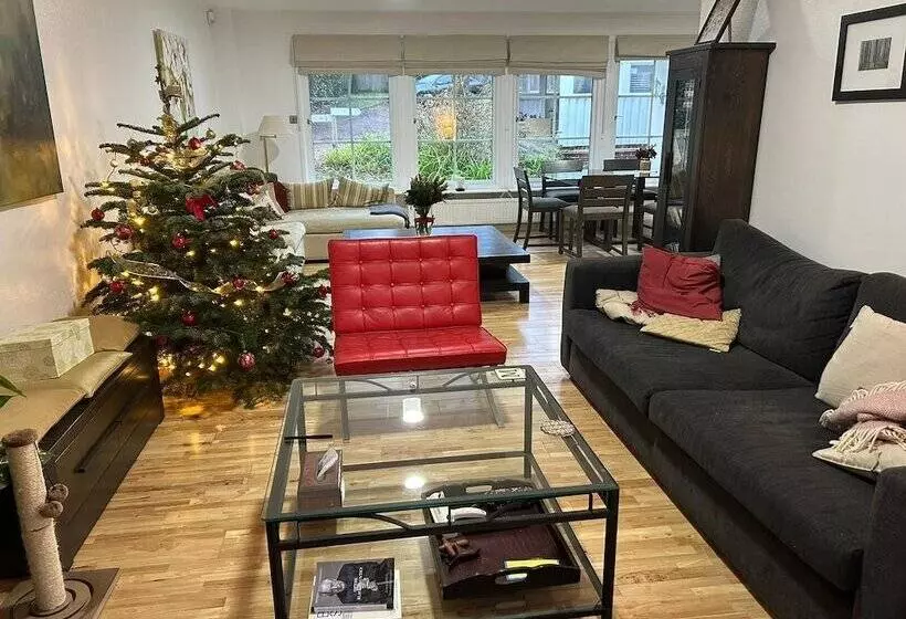 Residenssi Large 3 Bed House With Separately Bookable Studio