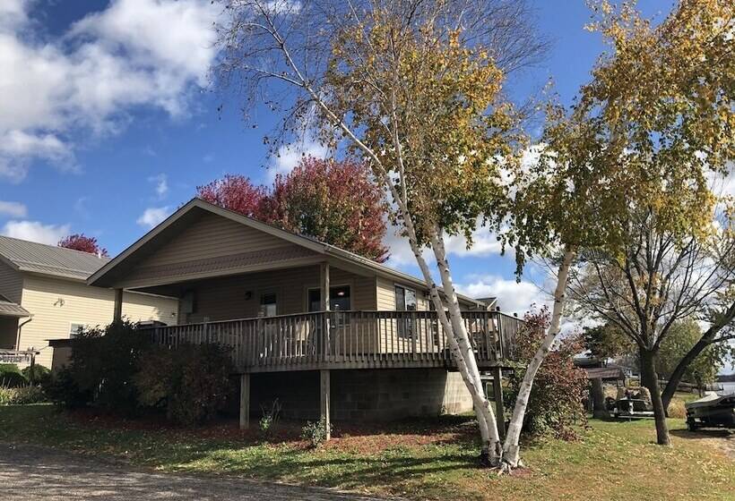 אתר נופש Rivers Edge