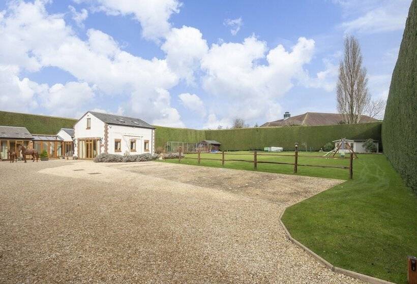 Stable Lodge | Boutique B&b