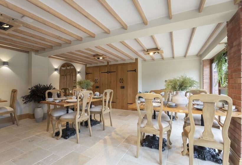 Stable Lodge | Boutique B&b