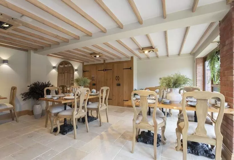 Stable Lodge | Boutique B&b