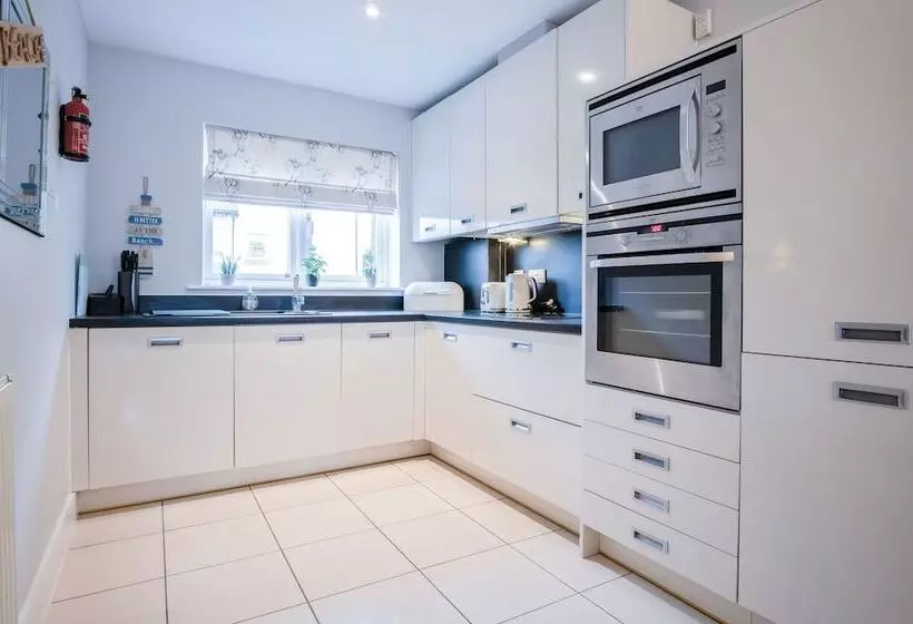 The Beachhouse   2 Bed Townhouse   Saundersfoot