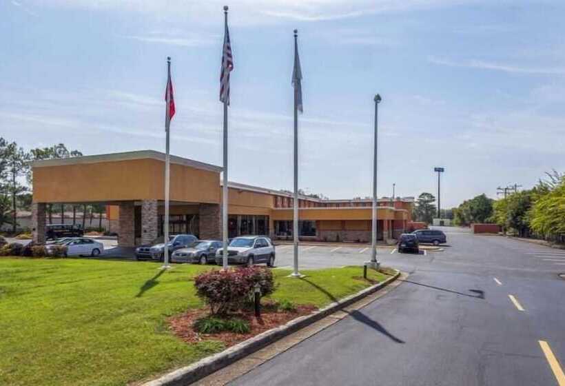 Отель Quality Inn & Suites Chattanooga East Ridge