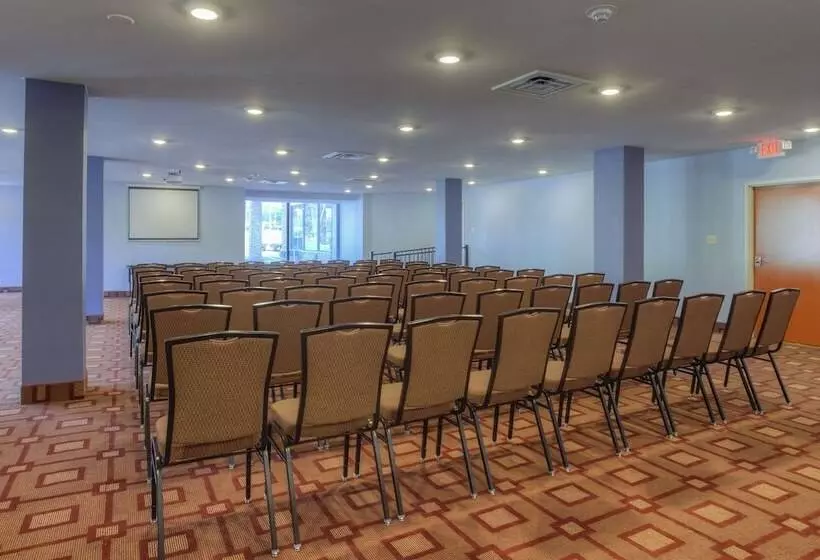 هتل Quality Inn & Suites Chattanooga East Ridge