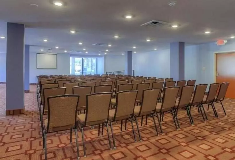 هتل Quality Inn & Suites Chattanooga East Ridge