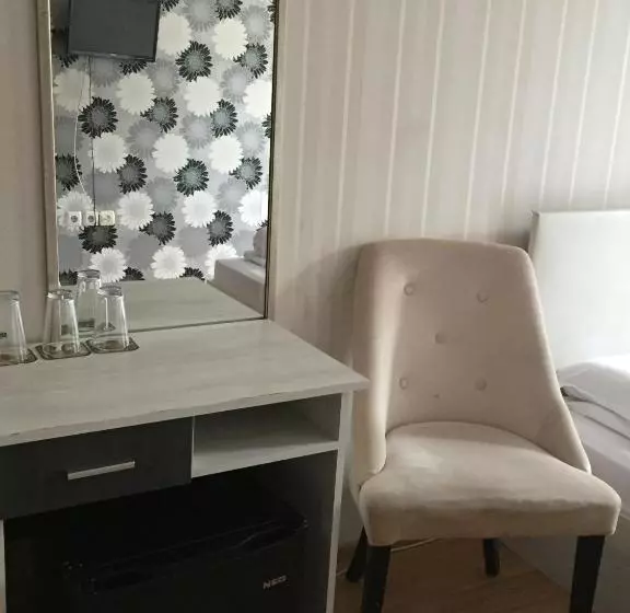 هاستل Family Hotel Amor