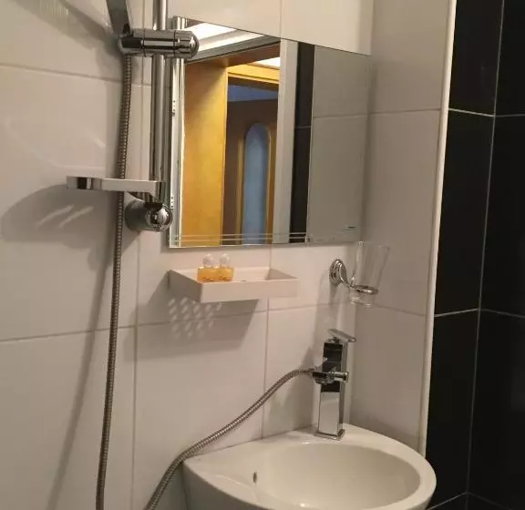 هاستل Family Hotel Amor