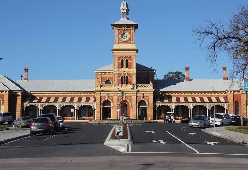 Albury Central Motel