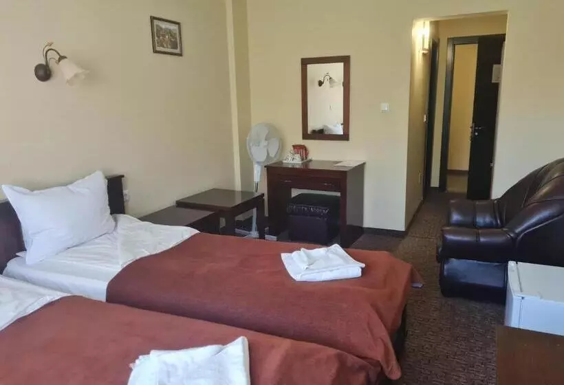 Family Hotel Bela