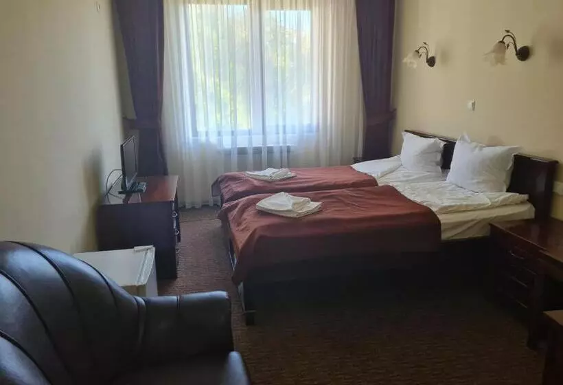 Family Hotel Bela