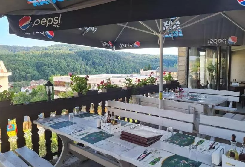 Family Hotel Bela