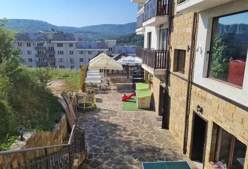 Family Hotel Bela