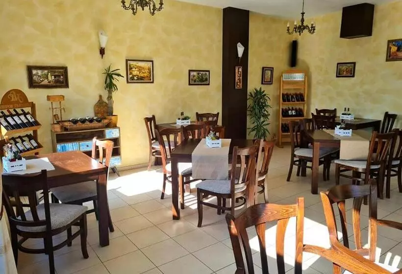 Family Hotel Bela