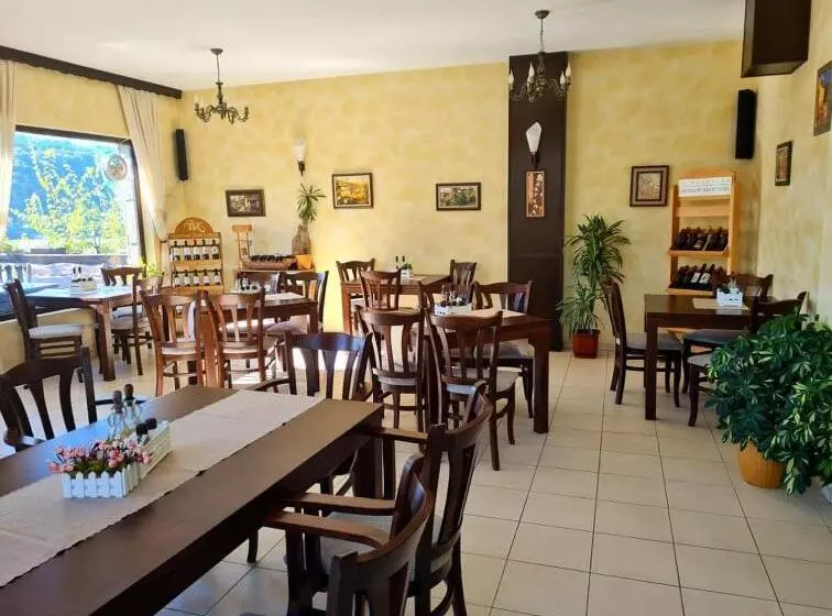Family Hotel Bela