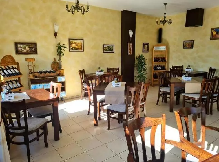 Family Hotel Bela
