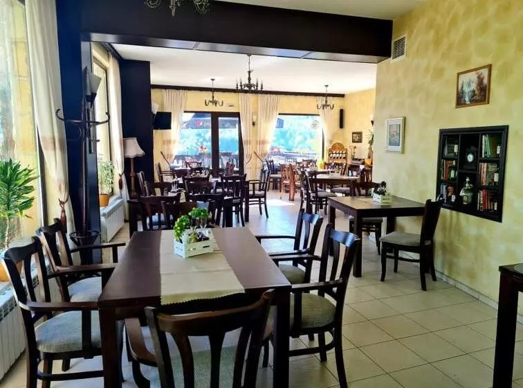 Family Hotel Bela